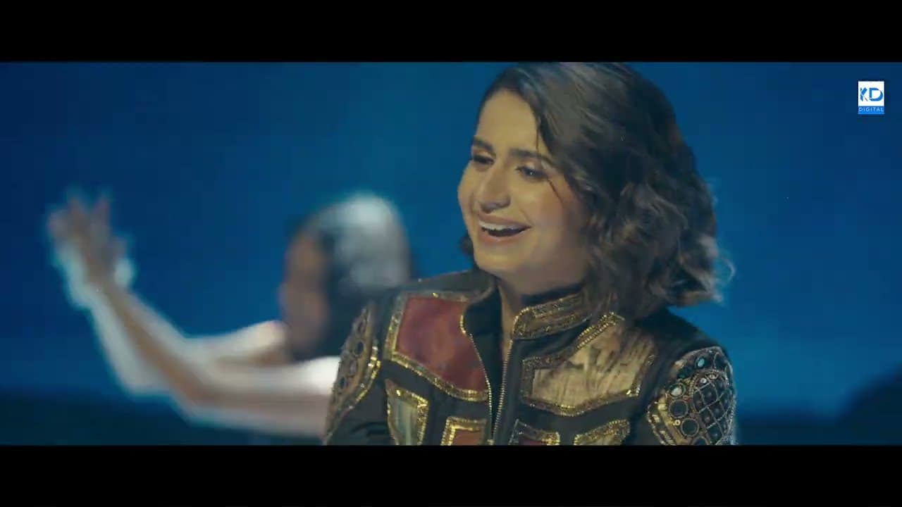 Kinjal Dave performing Garba Wave with her band